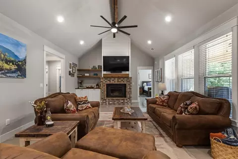 11 Epping Dr, Bella Vista, AR 72714