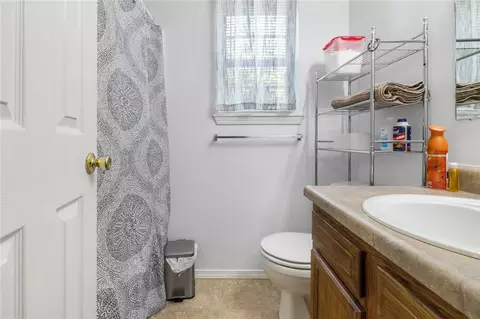 Bath - 308 Murphy Dr, Harrison, AR 72601 photo 2 of 3