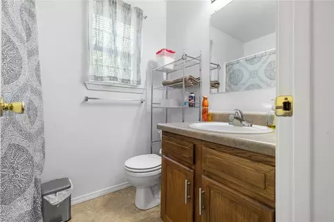 Bath - 308 Murphy Dr, Harrison, AR 72601 photo 3 of 3