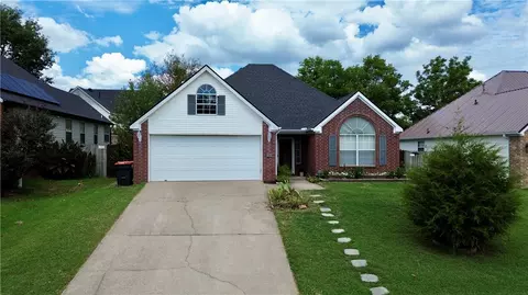 564 Branchwood Ave, Springdale, AR 72764