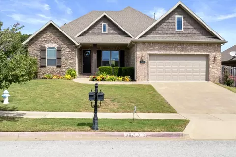 3050 Featherock, Fayetteville, AR 72704