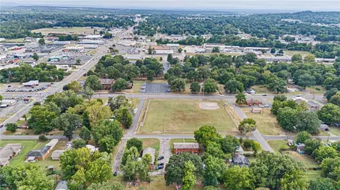 901 E St, Russellville, AR 72801 photo 5