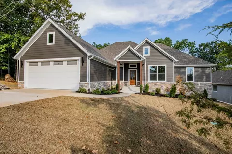 19 Nairn Ln, Bella Vista, AR 72715