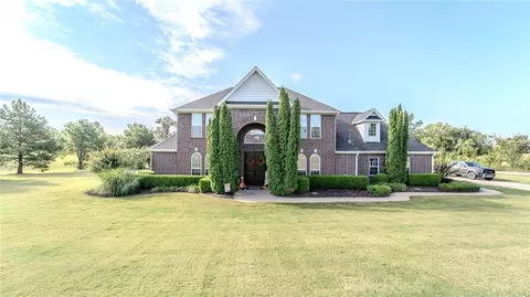9739 Soaring Hawk Dr, Bentonville, AR 72713