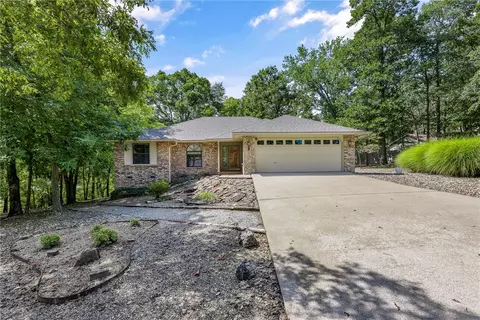 8 Boyce Ln, Bella Vista, AR 72715