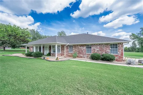 20148 Santa Rosa Dr, Springdale, AR 72764