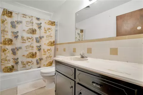 Bath - 2706 Eidson St, Springdale, AR 72762 photo 1 of 3