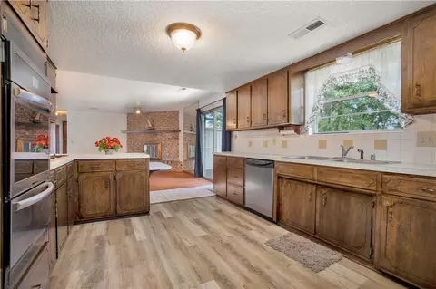 Kitchen - 2706 Eidson St, Springdale, AR 72762 photo 3 of 4