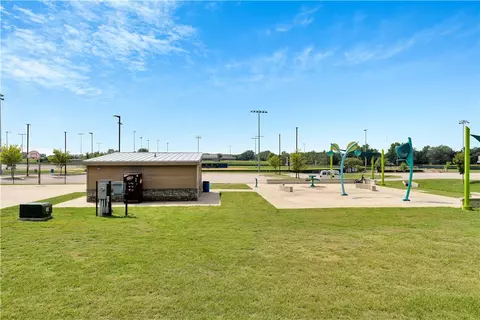Exterior - 2706 Eidson St, Springdale, AR 72762 photo 4 of 5