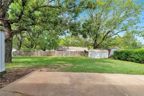Exterior - 2706 Eidson St, Springdale, AR 72762 photo 3 of 5