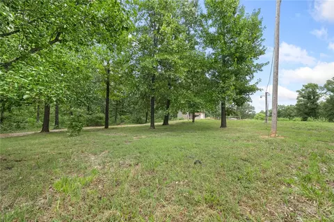 660 Labrador Ln, Western Grove, AR 72685