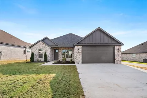 113 S Eagle Mountain St, Prairie Grove, AR 72753