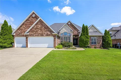 5093 S Strathmore Station Dr, Rogers, AR 72758