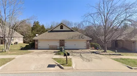 136 S 138 S Ray Ave, Fayetteville, AR 72701