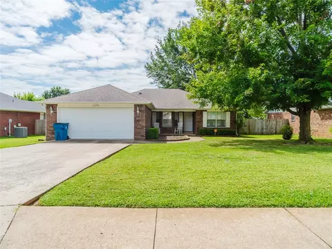 1206 SE 21st St, Bentonville, AR 72712