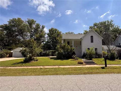 125 S Black Ave, Sulphur Springs, AR 72768