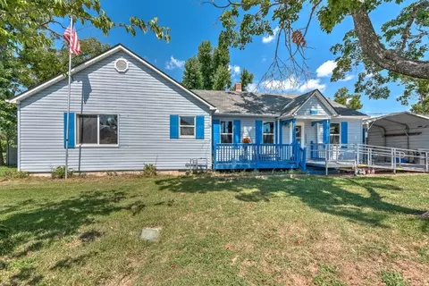 415 W Persimmon St, Rogers, AR 72756