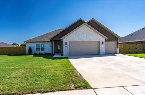 170 N Banner Ave, Farmington, AR 72730