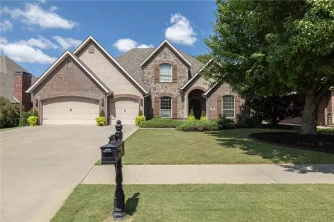 1204 SW Edinburgh Ave, Bentonville, AR 72713