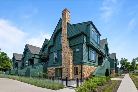 428 SE C St, Bentonville, AR 72712