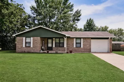 115 E Pheasant Dr, Farmington, AR 72730