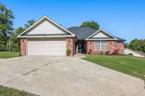 10508 Kays Ln, Rogers, AR 72756