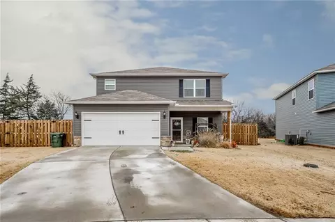 5066 Claxton Cir, Fayetteville, AR 72704