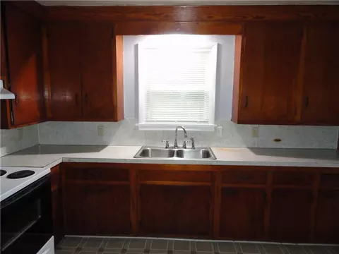 Kitchen - 104 Boyd Cir, Marshall, AR 72650 photo 2 of 4