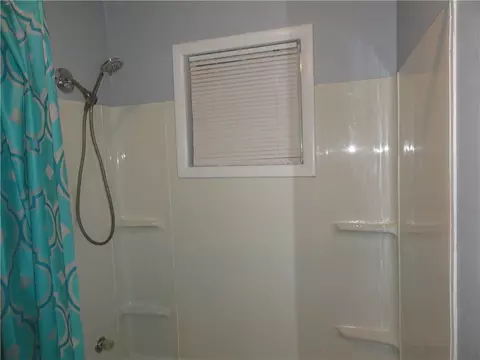 Bath - 104 Boyd Cir, Marshall, AR 72650 photo 4 of 4