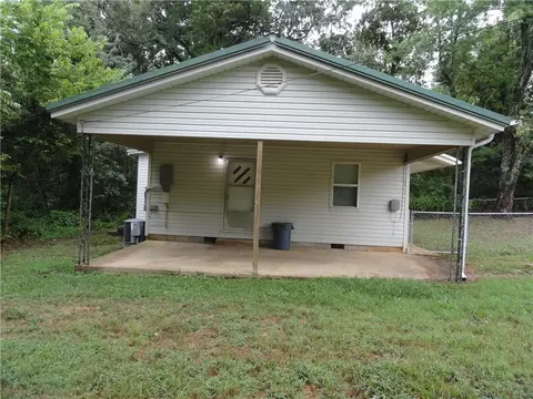 Exterior - 104 Boyd Cir, Marshall, AR 72650 photo 3 of 12