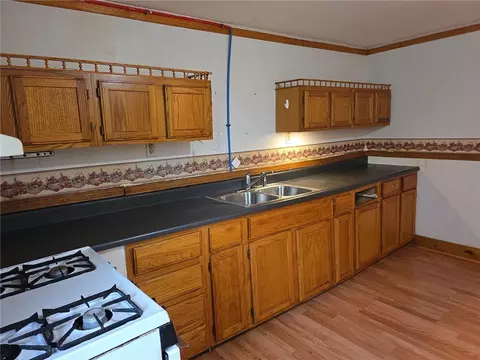 406 SW 1st St, Gentry, AR 72734 photo 5
