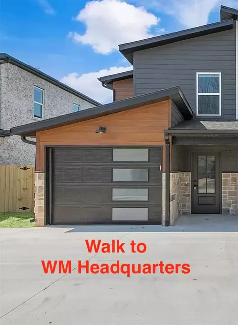 1102 Lockheed St, Bentonville, AR 72712