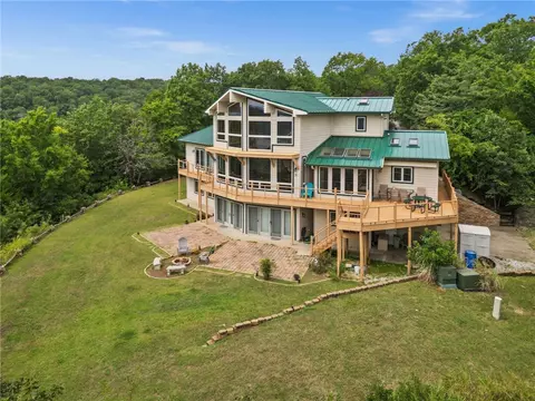 11333 Lathams Landing Rd, Garfield, AR 72732