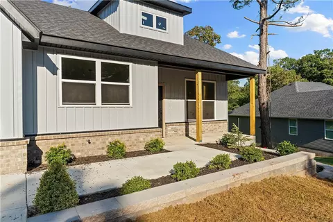 5 Kintyre Ln, Bella Vista, AR 72715