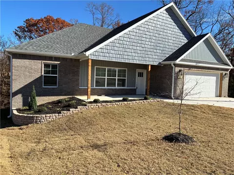 29 Coalburn Dr, Bella Vista, AR 72715