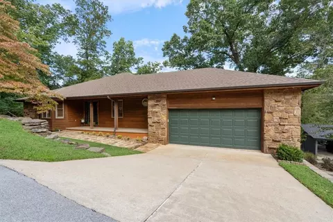 55 Lambeth Dr, Bella Vista, AR 72714