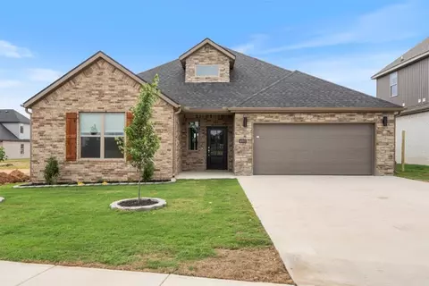 6911 SW Orange Ave, Bentonville, AR 72713