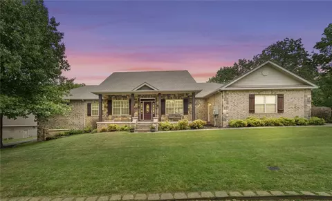 2 Glenwood Ln, Bella Vista, AR 72715