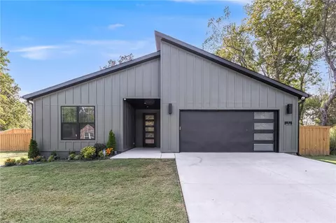 1 Birsay Cir, Bella Vista, AR 72715