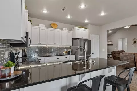 815 Custer St, Prairie Grove, AR 72753
