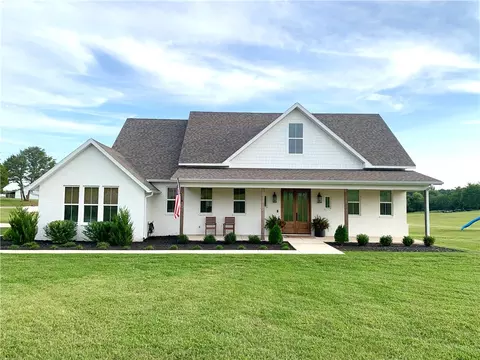 14749 Magnolia Ridge Dr, Fayetteville, AR 72701