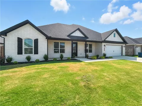 2300 Abbott Ln, Pea Ridge, AR 72751