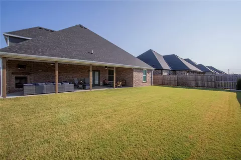 Exterior - 1431 Ocean Dr, Centerton, AR 72719 photo 2 of 3