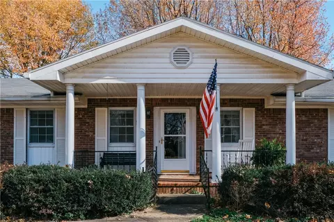 1686 Stephens Ave, Fayetteville, AR 72703