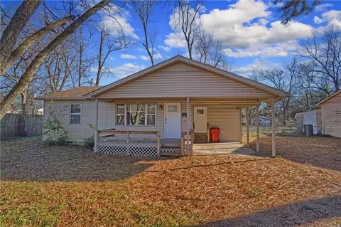 303 Hickory St, Dardanelle, AR 72834
