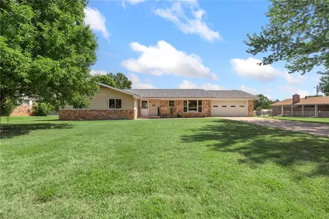 3839 Layton Dr, Harrison, AR 72601