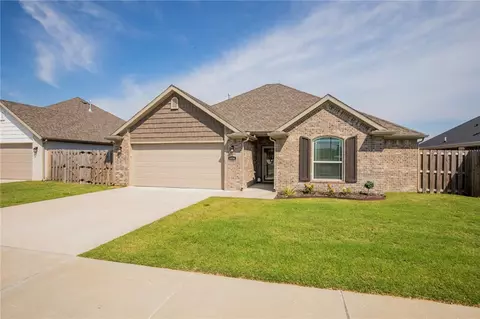4836 W Monaco Bnd, Fayetteville, AR 72704