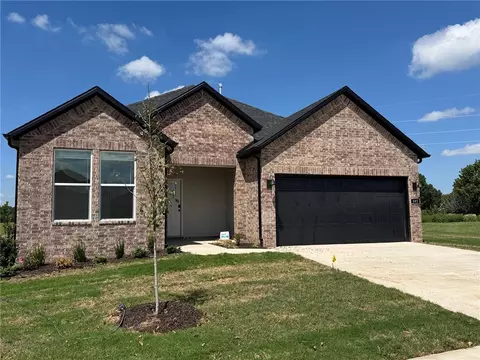 593 W Canada Dr, Farmington, AR 72730