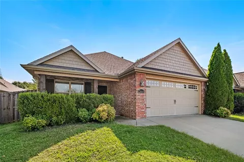 2668 N Sierra Ave, Fayetteville, AR 72703