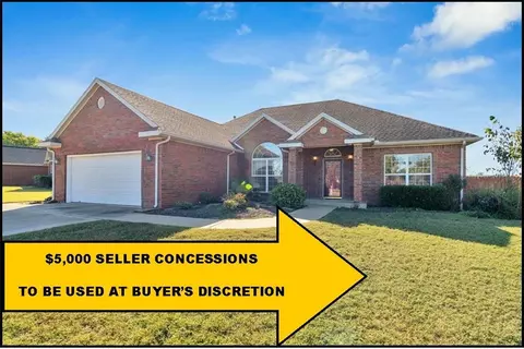505 Shady Acres Ln, Prairie Grove, AR 72753